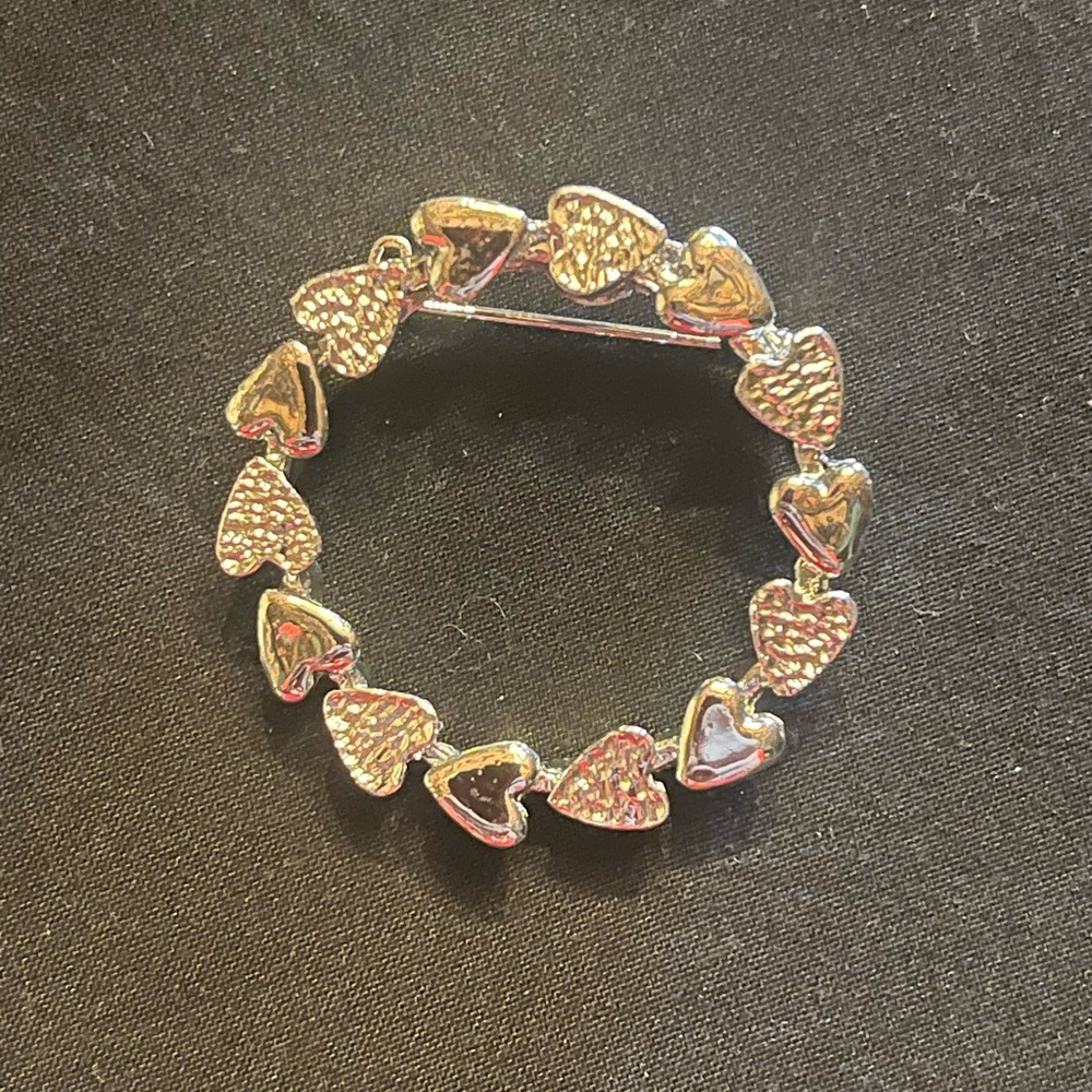Vintage Silver Tone Heart Wreath Brooch Gerry’s